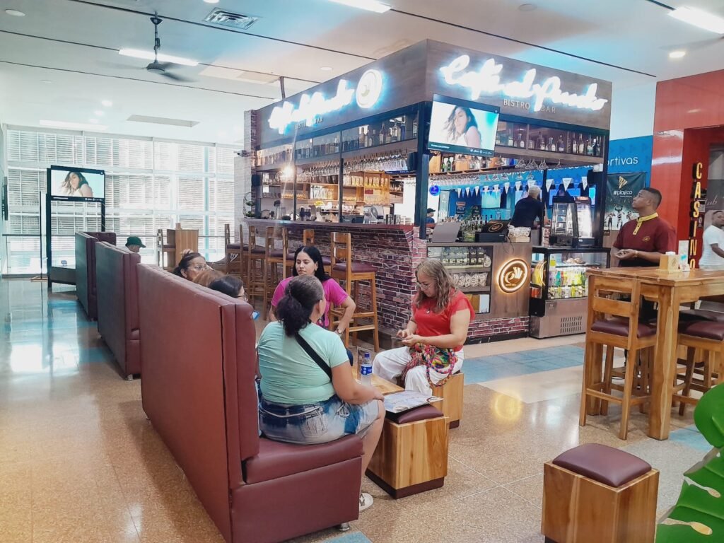 lOCAL CARTAGENA RENTANDO